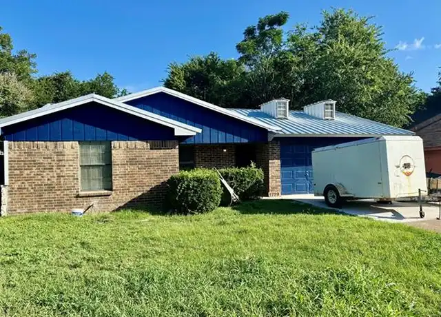 Property at 1729 W Doyle St, Granbury, TX, 76048, 3 beds, 2 baths, [object Object]