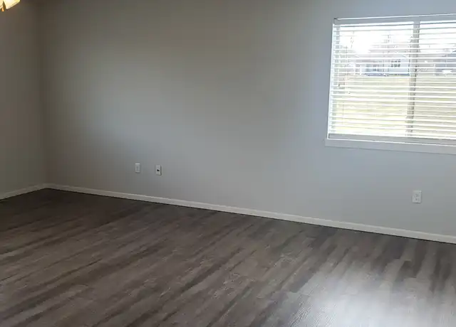 Property at 412 N Sioux Blvd Unit 12, Brandon, SD, 57005, 2 beds, 1 bath, [object Object]