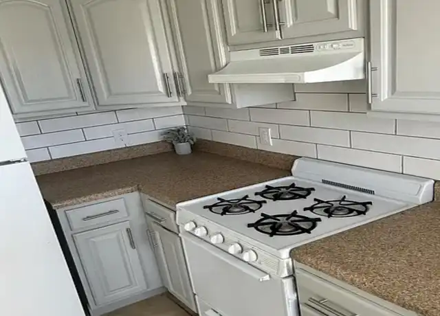 Property at 728 Noble Ave, Bridgeport, CT, 06608, 2 beds, 1 bath, [object Object]