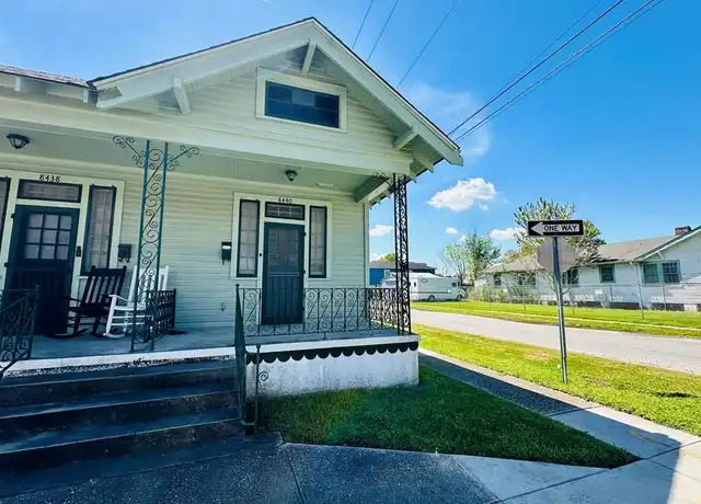 Property at 8440 Belfast St, New Orleans, LA, 70118, 2 beds, 1 bath, [object Object]