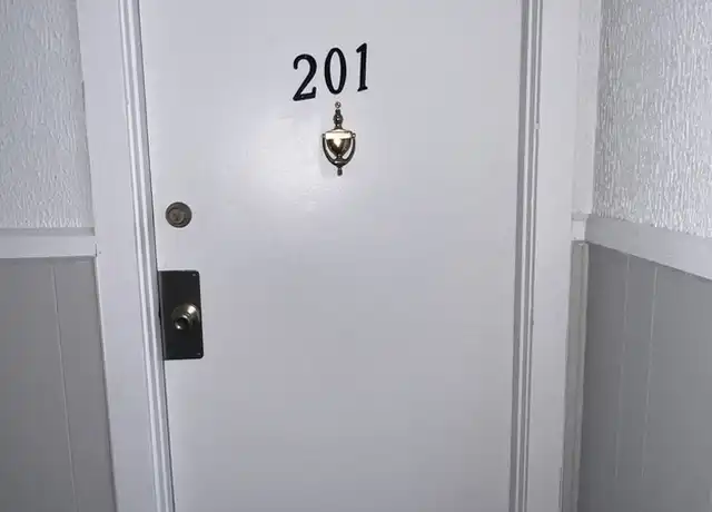 Property at 508 Lincoln Ave Apt 201, Ingleside, IL, 60041, 1 bed, 1 bath, [object Object]