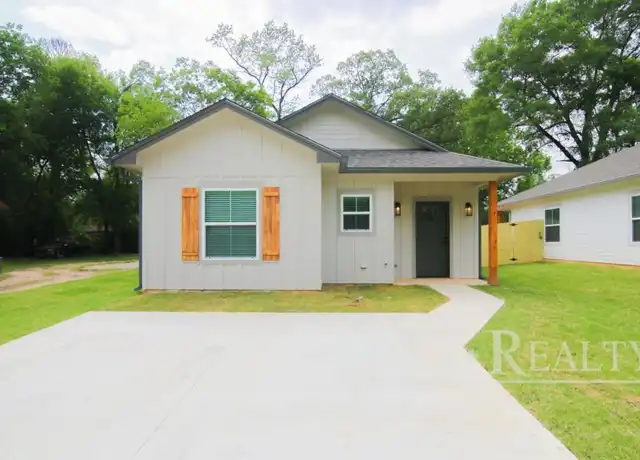 Property at 1218 Booker St, Longview, TX, 75602, 3 beds, 2 baths, [object Object]