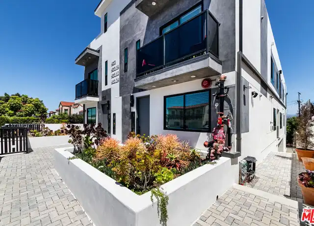 Property at 4615 W Saint Charles Pl Unit 3/4, Los Angeles, CA, 90019, 4 beds, 3 baths, [object Object]