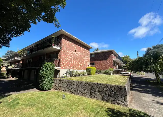 Property at Park Irving Apartments by Star Metro - 1925 NE 19th Ave, Portland, OR, 97212, 2 beds, 1 bath, [object Object]