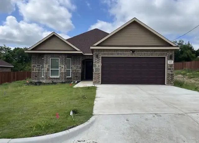 Property at 1439 Vine St, Weatherford, TX, 76086, 3 beds, 2 baths, [object Object]