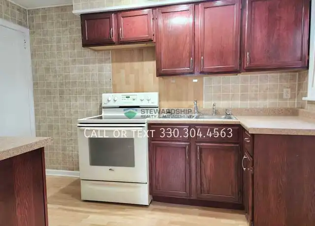 Property at 2131 Dennison Pl NW, Canton, OH, 44709, 2 beds, 1 bath, [object Object]