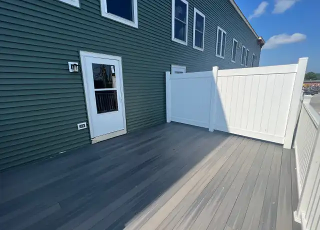 Property at 13 Washington St Unit 206, Sanford, ME, 04073, 1 bed, 1 bath, [object Object]