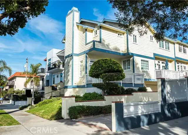 Property at 702 S Broadway Unit B, Redondo Beach, CA, 90277, 3 beds, 2.5 baths, [object Object]