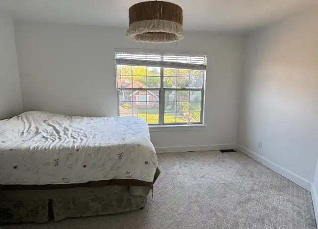 Property at 4614 SW 327th Pl, Federal Way, WA, 98023, 1 bed, 1 bath, [object Object]