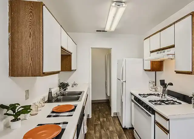 Property at Mesa Gardens Apartments - 2207 E 12th St, Pueblo, CO, 81001, 1 bed, 1 bath, [object Object]