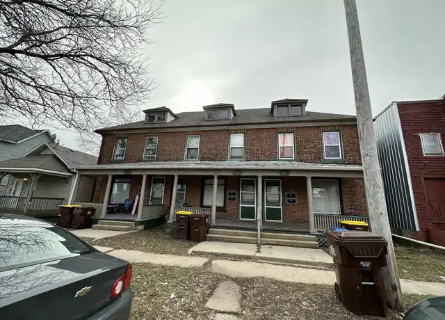Property at 21 W Washington St Unit 1, Freeport, IL, 61032, 1 bed, 1 bath, [object Object]