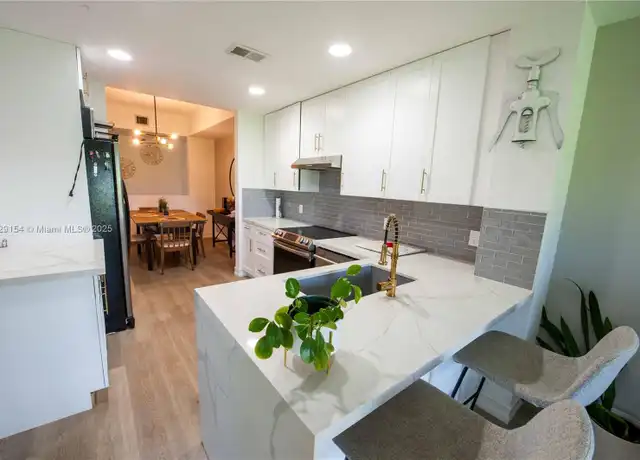 Property at 16301 Malibu Dr #79, Weston, FL, 33326, 4 beds, 2 baths, [object Object]