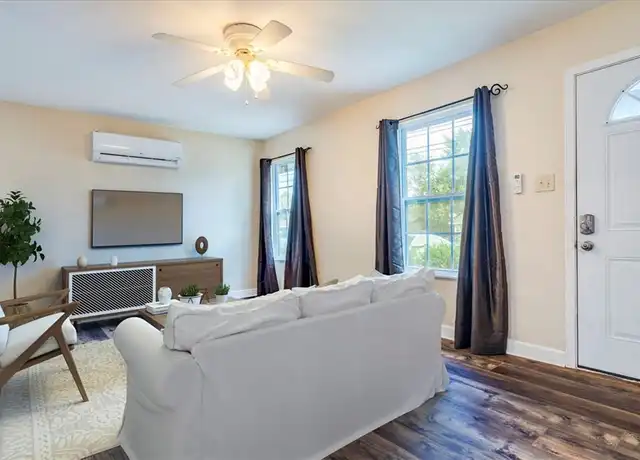 Property at 301 E Powell Ln, Austin, TX, 78753, 3 beds, 1 bath, [object Object]