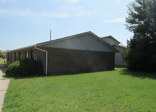 Property at 1801 E 24th Ave Apt C, Hutchinson, KS, 67502, 1 bed, 1 bath, [object Object]