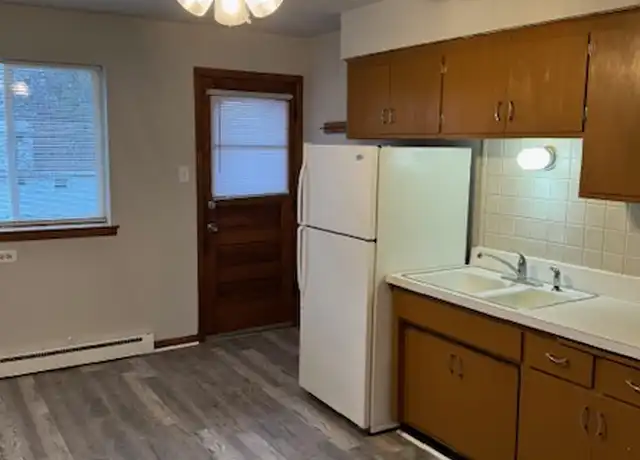 Property at 11001 S Ridgeland Ave Unit 5, Chicago Ridge, IL, 60415, 1 bed, 1 bath, [object Object]