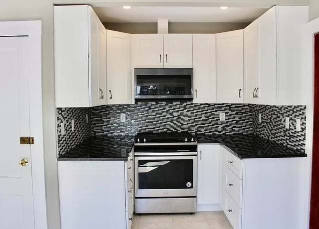Photo of 11 Sadler St Unit 2, Gloucester, MA 01930