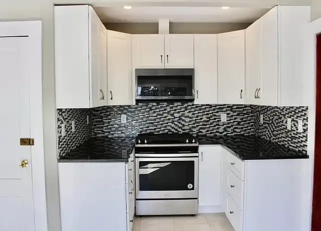 Property at 11 Sadler St Unit 2, Gloucester, MA, 01930, 3 beds, 1 bath, [object Object]