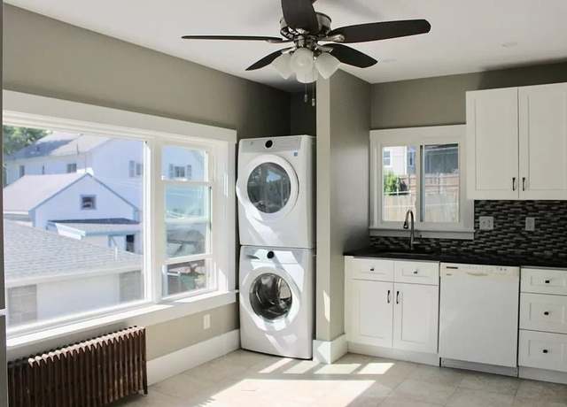 Photo of 11 Sadler St Unit 2, Gloucester, MA 01930