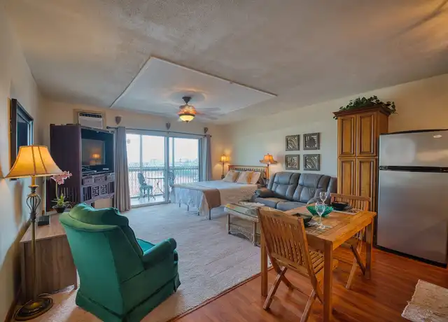 Property at 355 Kalanianaole St #304, Hilo, HI, 96720, 0 beds, 1 bath, [object Object]