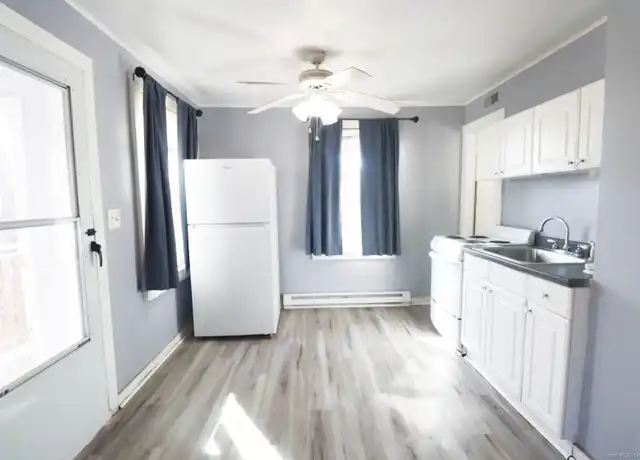 Property at 8 Vivian St Unit R, Waterford, CT, 06385, 1 bed, 1 bath, [object Object]
