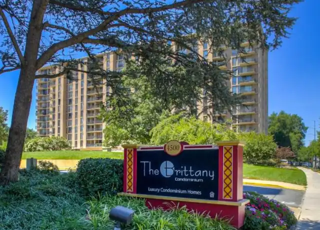 Property at 4500 S Four Mile Run Dr #827, Arlington, VA, 22204, 1 bed, 1 bath, [object Object]