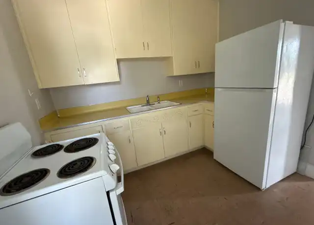 Property at 802 Main St Unit 2, Williston, ND, 58801, 1 bed, 1 bath, [object Object]