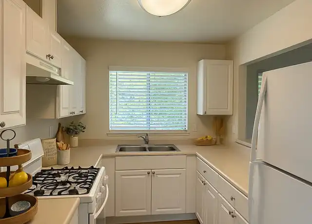 Property at Glenn Manor - 6930 Commerce Blvd, Rohnert Park, CA, 94928, 1 bed, 1 bath, [object Object]