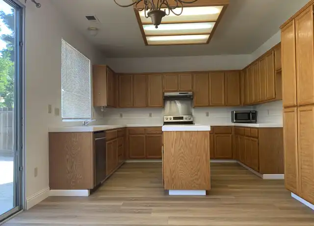 Property at 134 Thomas Ave, Tracy, CA, 95391, 5 beds, 3 baths, [object Object]