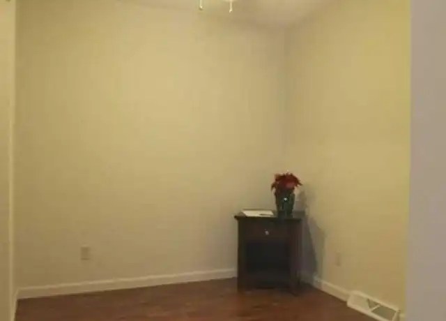 Property at 2422 S Holland Sylvania Rd, Maumee, OH, 43537, 2 beds, 1 bath, [object Object]