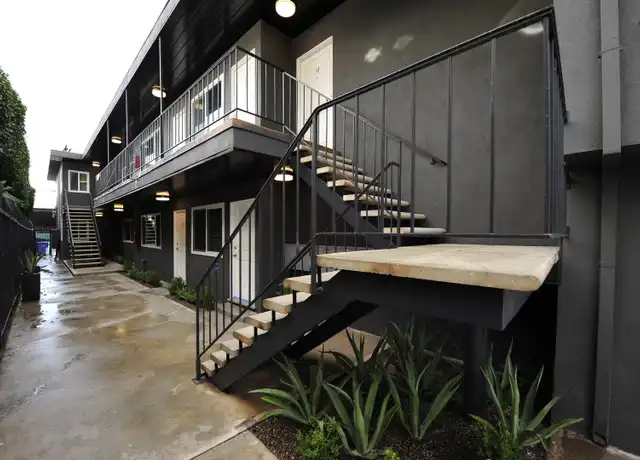 Property at 12240 Pacific Ave Unit 3, Los Angeles, CA, 90066, 1 bed, 1 bath, [object Object]