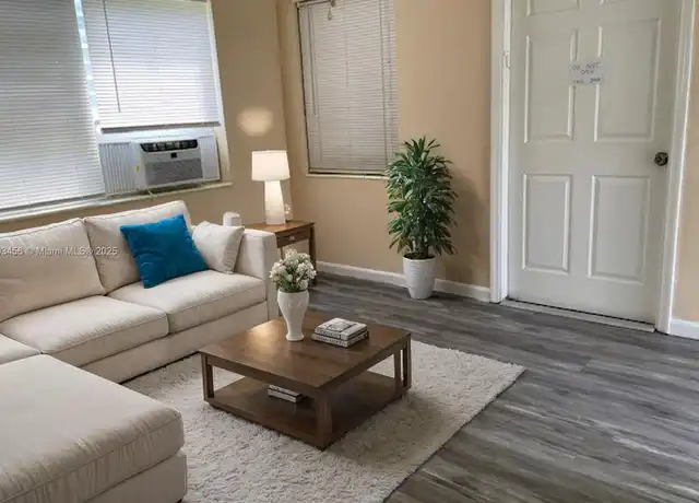 Property at 211 SE 9th Ct Unit 2, Hallandale Beach, FL, 33009, 1 bed, 1 bath, [object Object]