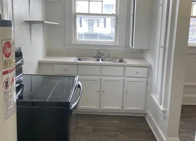 Property at 11 E 19th St, Anniston, AL, 36201, 1 bed, 1 bath, [object Object]