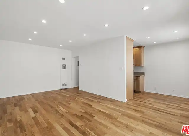 Property at 923 N San Vicente Blvd Apt 7, West Hollywood, CA, 90069, 1 bed, 1 bath, [object Object]