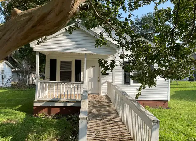 Property at 202 E Carroll St, Cherryville, NC, 28021, 2 beds, 1 bath, [object Object]