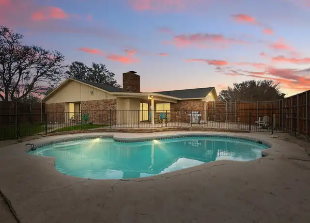 Property at 3454 Livingston Ln, Carrollton, TX, 75007, 4 beds, 2 baths, [object Object]