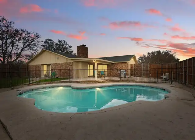 Property at 3454 Livingston Ln, Carrollton, TX, 75007, 4 beds, 2 baths, [object Object]