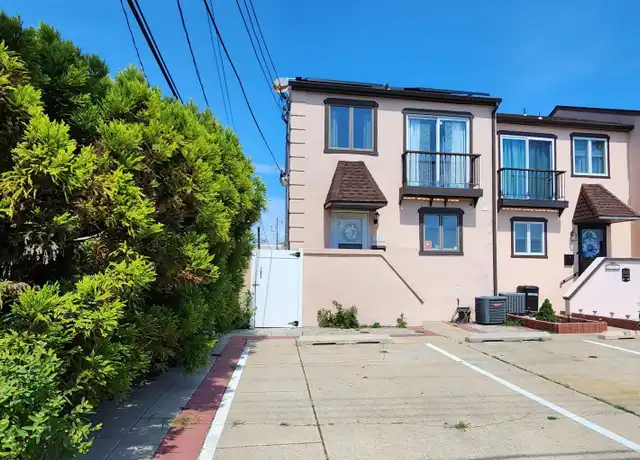 Property at 101 E Oak Ave Unit WEEKLY, Wildwood, NJ, 08260, 3 beds, 1.5 baths, [object Object]