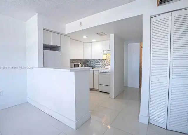 Property at 1575 Euclid Ave Unit PHD, Miami Beach, FL, 33139, 1 bed, 1 bath, [object Object]