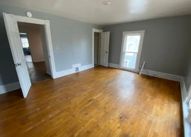 Property at 529 Wheaton Ave Unit 3, Kalamazoo, MI, 49008, 1 bed, 1 bath, [object Object]