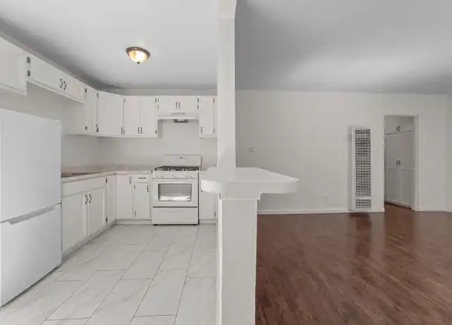 Property at 4533 Pickford St Unit 02, Los Angeles, CA, 90019, 1 bed, 1 bath, [object Object]