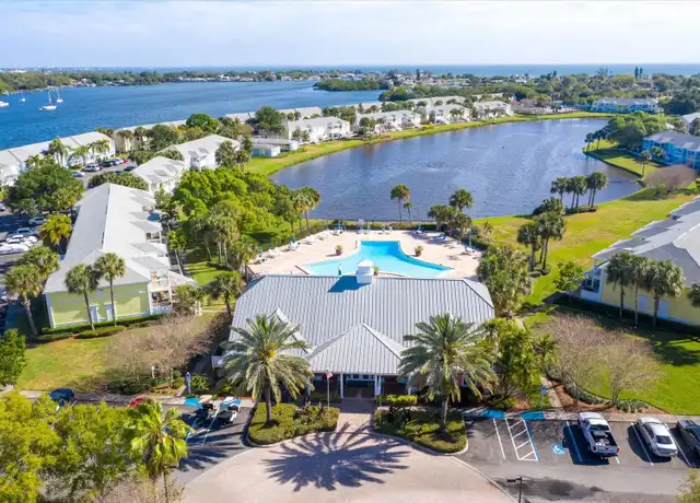 Property at 102 Pompano Dr SE Unit C, Saint Petersburg, FL, 33705, 2 beds, 1 bath, [object Object]