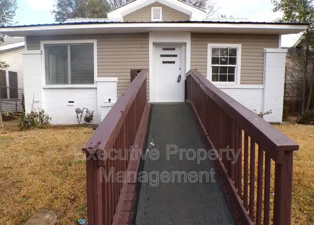 Property at 720 41st St, Fairfield, AL, 35064, 4 beds, 1 bath, [object Object]