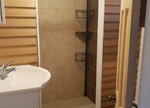 Property at 150 Washington St Unit 4, Barre, VT, 05641, 1 bed, 1 bath, [object Object]
