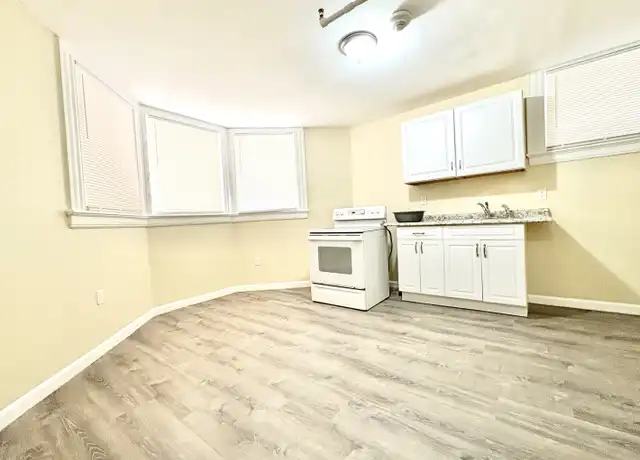 Property at 135 W Main St Unit 1B, Waterbury, CT, 06702, 1 bed, 1 bath, [object Object]