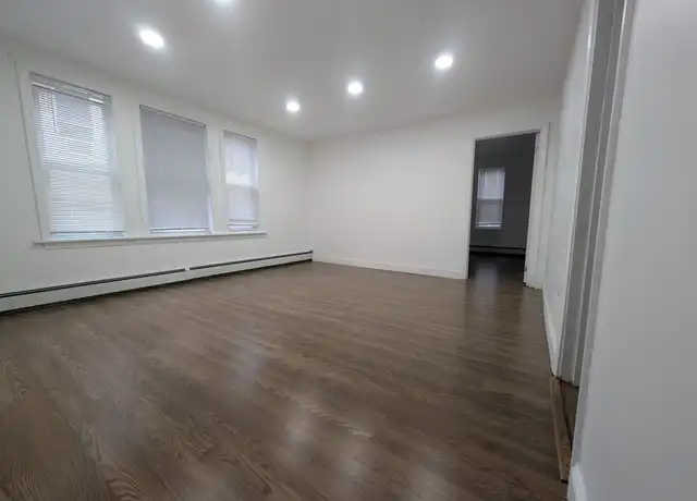 Property at 439 Riverside Dr Unit 2, Lawrence, MA, 01841, 3 beds, 1 bath, [object Object]