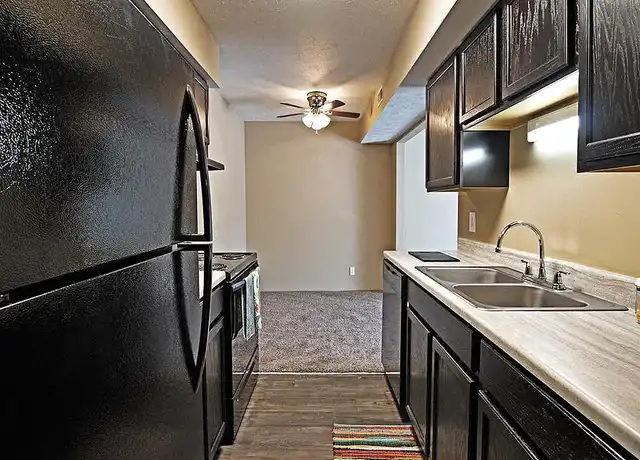 Property at Fox Ridge Apartments - 10834 Cottonwood Ln, Omaha, NE, 68164, 1 bed, 1 bath, [object Object]