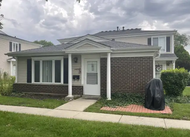 Property at 1489 Quaker Ln, Prospect Heights, IL, 60070, 2 beds, 1 bath, [object Object]