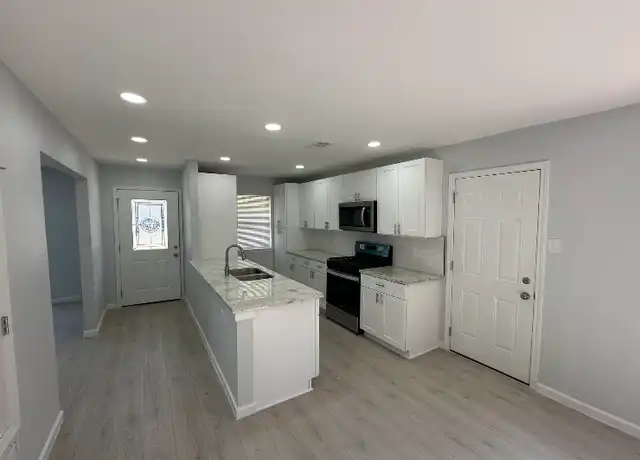 Property at 629 W Mimosa St, Angleton, TX, 77515, 3 beds, 2 baths, [object Object]