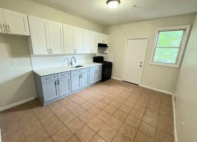 Property at 138 S Oraton Pkwy Unit 1, East Orange, NJ, 07018, 3 beds, 1 bath, [object Object]