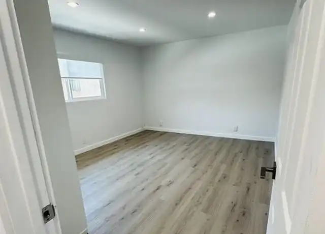 Property at 14075 Foothill Blvd, Sylmar, CA, 91342, 1 bed, 1 bath, [object Object]